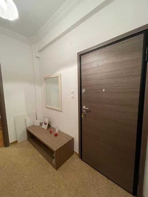 Lovely 1 Bedroom Apartment In Athén Kültér fotó