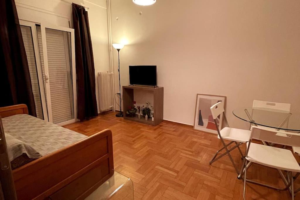 Lovely 1 Bedroom Apartment In Athén Kültér fotó